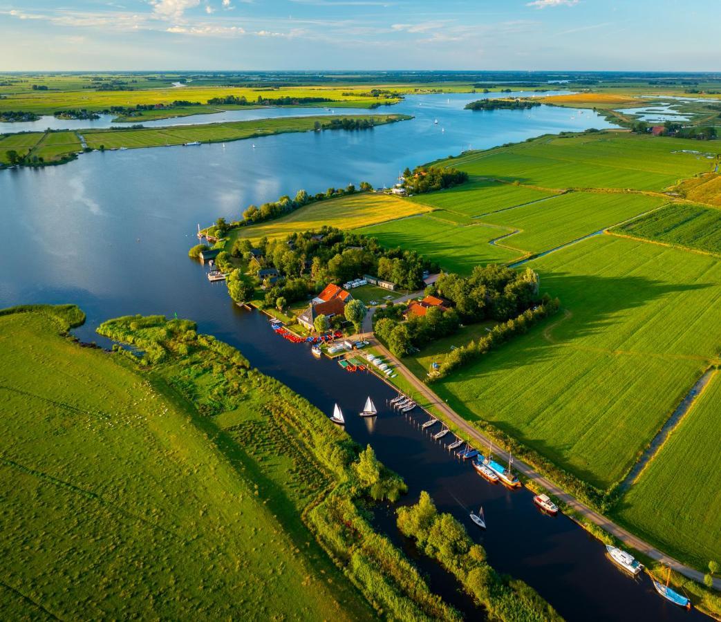 Pean-Buiten Waterlodges Nes  Exteriör bild