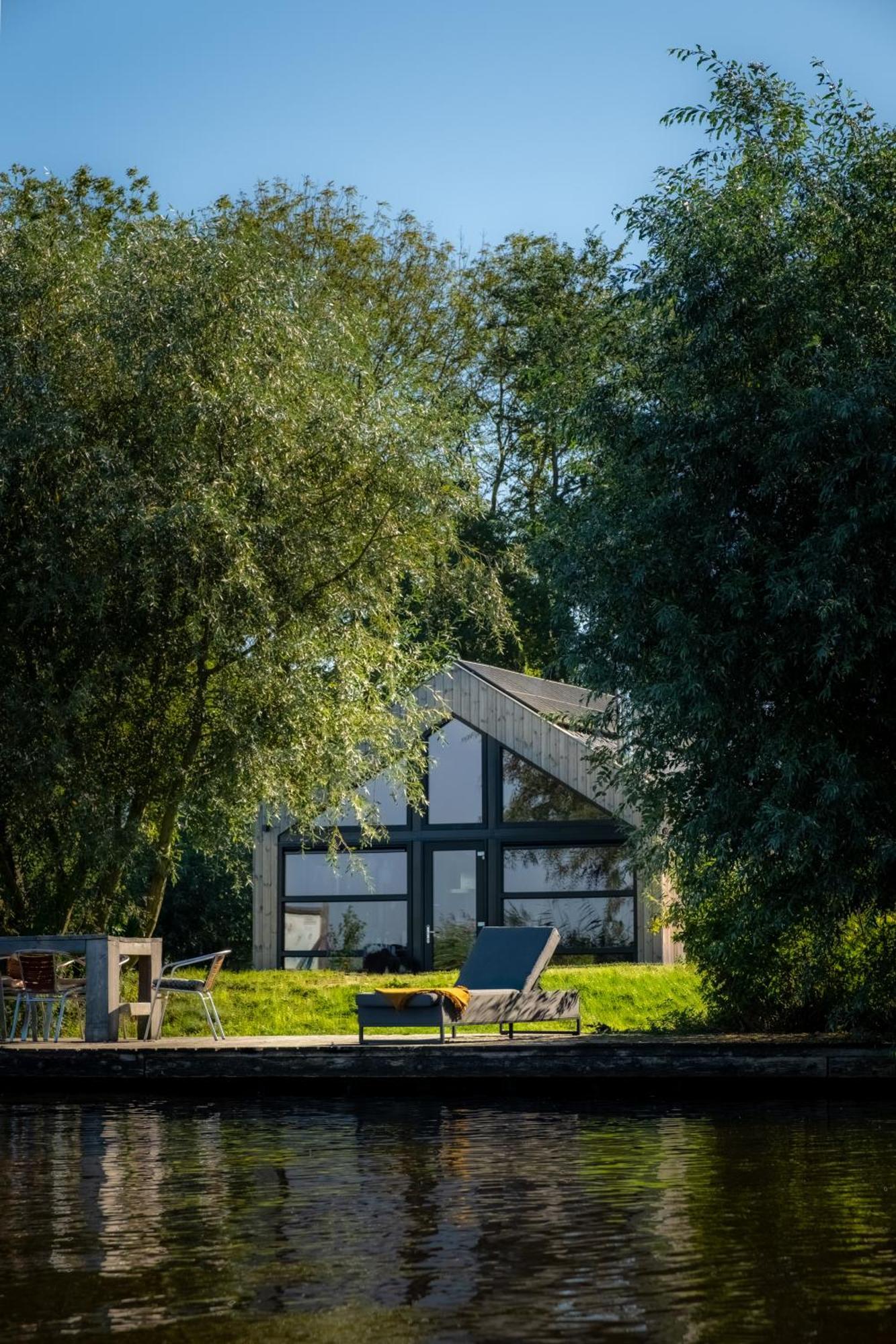 Pean-Buiten Waterlodges Nes  Exteriör bild