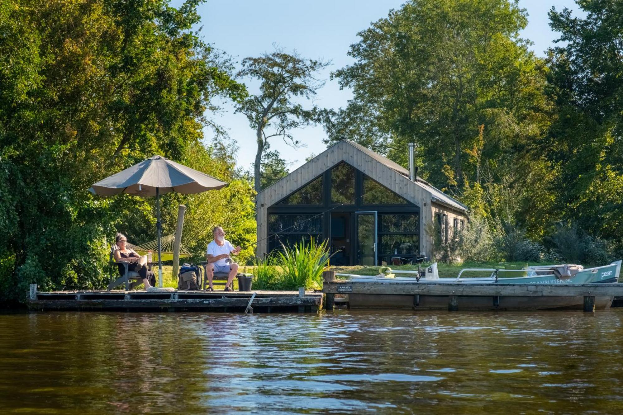 Pean-Buiten Waterlodges Nes  Exteriör bild