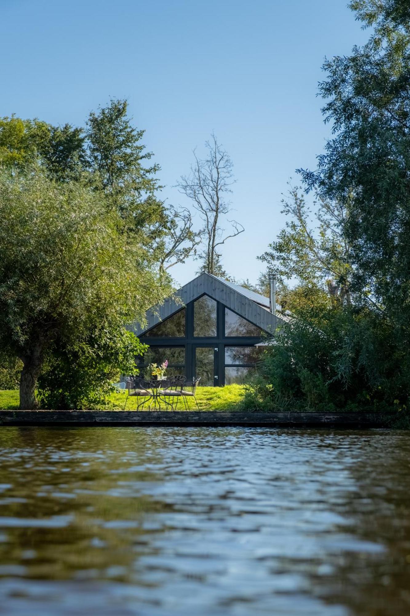 Pean-Buiten Waterlodges Nes  Exteriör bild